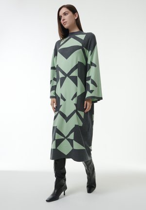 GEOMETRIC INTARSIA KAFTAN - Strickkleid - grey