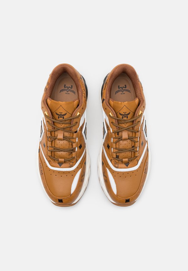 SKYWANDER  - Trainers - cognac4