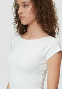 QS MIT STRUKTUR - T-shirt basic - weiß