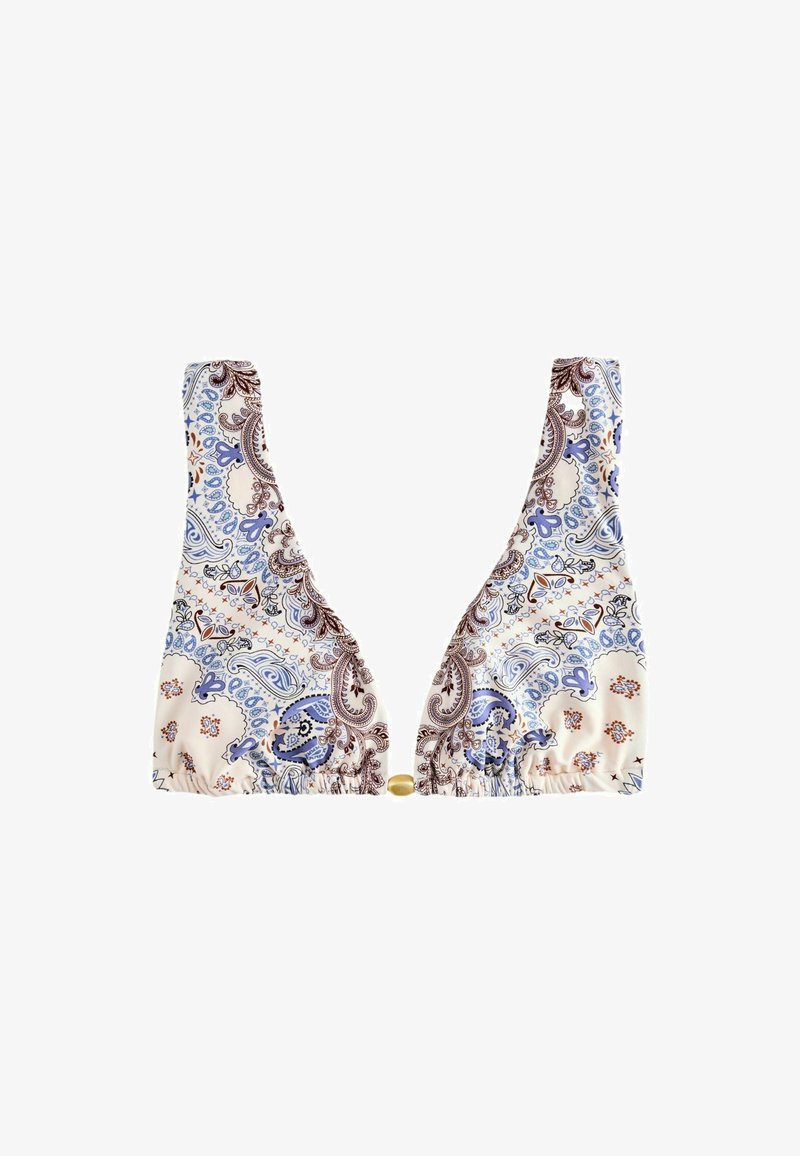 Biały top od bikini z niebieskimi, brązowymi i pomarańczowymi wzorami paisley oraz małą złotą klamrą na środku z przodu na białym tle.