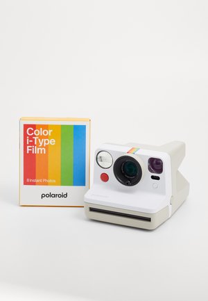 Polaroid NOW GEN 3 COLOR FILM BUNDLE 8 PHOTOS - Camera - white