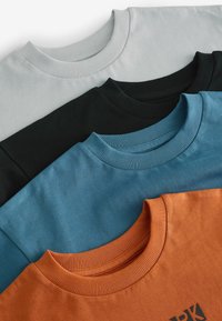Unausgewählt, rust brown black blue grey