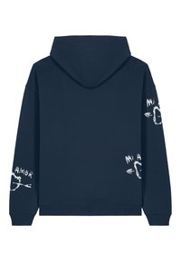 Felpa blu navy con cordino, caratterizzata da testi e grafiche bianche su entrambe le maniche. Materiale in cotone con una texture liscia.
