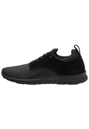 Matalavartiset tennarit - black