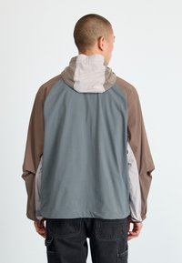 Thumbnail Image 4