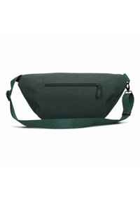 Bolso cruzado de tela verde con un diseño delgado, que cuenta con un bolsillo frontal con cremallera y una correa ajustable. Textura suave, estilo minimalista.