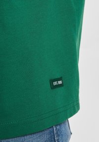 Non selezionato, verdant green