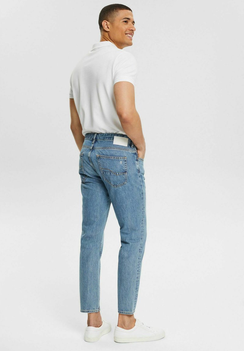 Herren Skinny Fit | Esprit MIT KNOPFLEISTE Jeans Relaxed Fit blue medium washed/blau-metallic - CN53278 Herren Skinny Fit | Esprit MIT KNOPFLEISTE Jeans Relaxed Fit blue medium washed/blau-metallic - CN53278