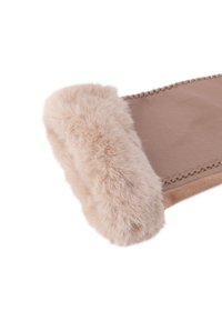 Guanto in pelle beige con polsino in pelliccia soffice, caratterizzato da cuciture pulite lungo il bordo e una consistenza morbida. Progettato per calore e comfort.