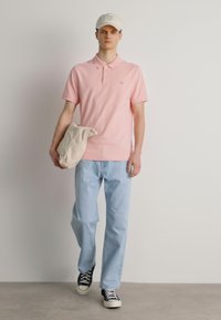 GANT REGULAR FIT - Polo marškinėliai - bubbelgum pink
