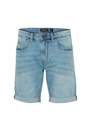 Jeansové šortky svetlomodrej farby s rozrobeným okrajom a zohnutými manžetami. Obsahujú päť vreciek a kontrastné prešitie pozdĺž švov.