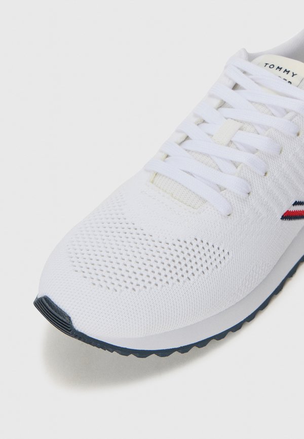 NEW RUNNER EVA CORPO - Trainers4