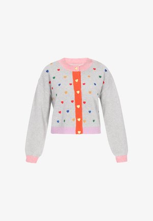 Grå strikket sweater med en cropped design, prydet med farverige hjerte mønstre, lyserøde accenter og en central orange knapstolpe.