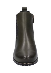 Enkellaars in donkergroene leer met een gladde afwerking, een ronde neus en zij-elastische panelen, voorzien van een goudkleurige ritsaccent.