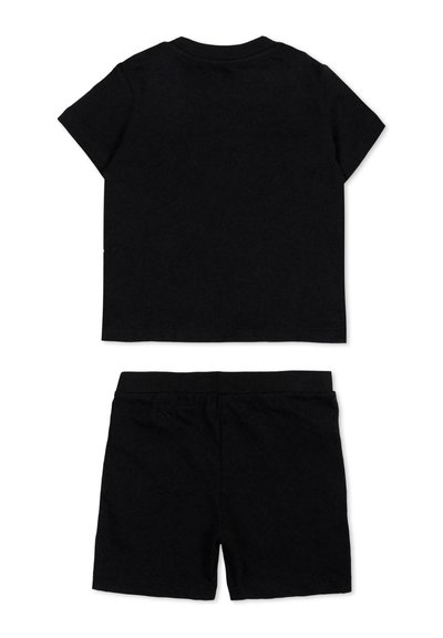 Ensemble composé d'un t-shirt noir à manches courtes et d'un short à taille élastique, design uni, présenté à plat vue arrière sur fond blanc.