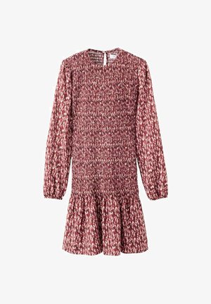 Haljina dugih rukava u boji bordo s teksturiranim uzorkom, s naboranim strukom i volanastim rubom, te zatvaranjem na leđima u obliku ključanice.