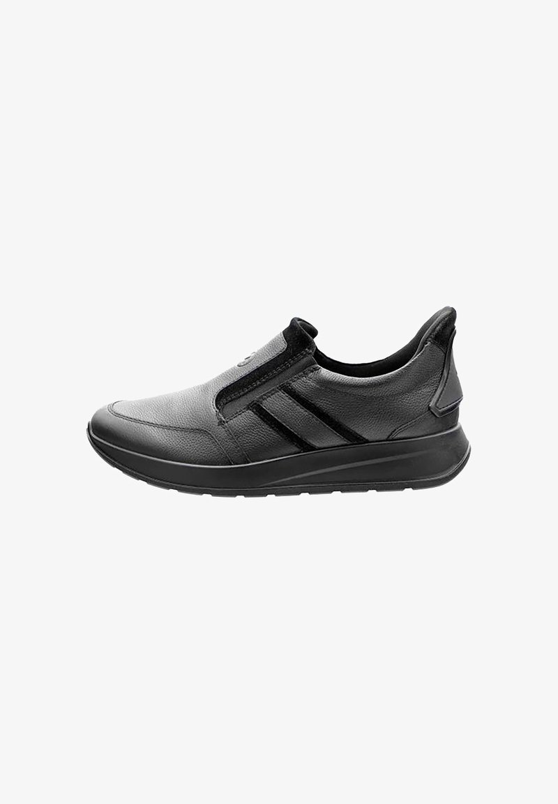 Zwarte instapsneakers met een leren bovenwerk met textuur, voorzien van twee horizontale strepen, een gevoerde zool en een ronde neus.