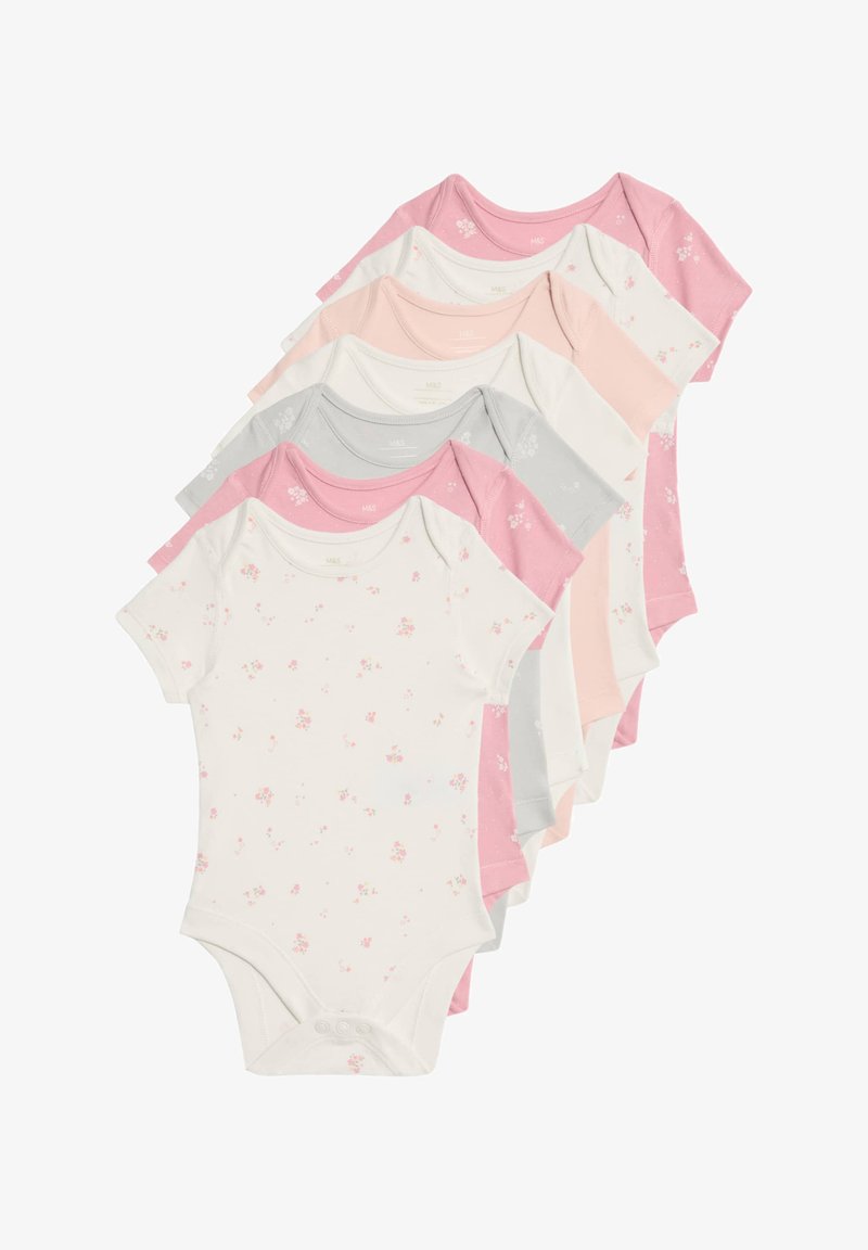 Set med sju babypyjamaser i varierande nyanser av rosa, grått och vitt. Har korta ärmar, rund hals och blommönster.