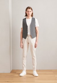 Antony Morato TROUSERS BRYAN IN STRIPED GARMENT DYE - Bukse - paper