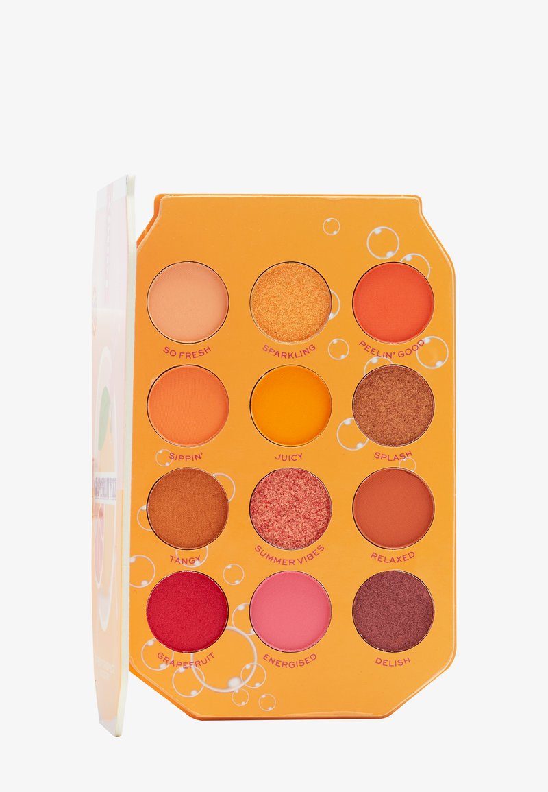 I Heart Revolution I HEART REVOLUTION CHERRY COLA SHADOW PALETTE - Kit ...