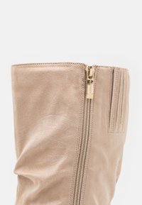 Tamaris Bottes à talons hauts - ivory