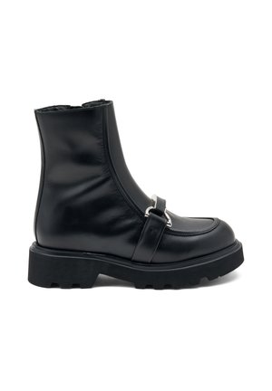 WITH CLASP DETAIL - Stivaletti con plateau - black