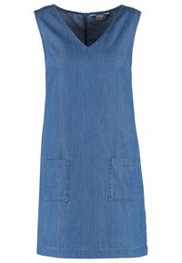 Džínové šaty bez rukávů s V-výstřihem, které mají dvě přední nášivné kapsy, v středně modrém odstínu, s hladkou, lehkou texturou.