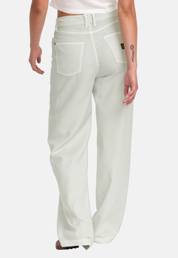 COCO - MIT FESTEM BUND - Straight leg jeans - bfg3