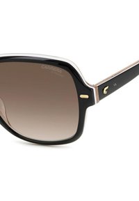 Occhiali da sole neri oversize con lenti sfumate, dotati di una montatura spessa, dettagli in argento e brandizzazione in oro sulla tempia. Inclusa protezione UV.