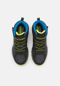 Skechers Performance FUSE TREAD TREKOR UNISEX - Zapatillas de senderismo - black/ blue/lime