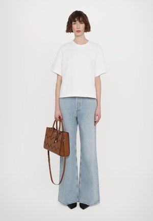 SCARLETT SATCHEL - Handtasche - BROWN