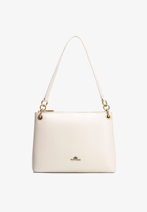 Bolso de cuero color crema con anillos y cremallera en tono dorado, que presenta una correa única y un pequeño logo en el centro delantero.