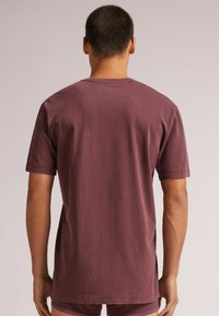 IUMAN Intimissimi Uomo Jednoduché tričko - bordeaux red stone delave