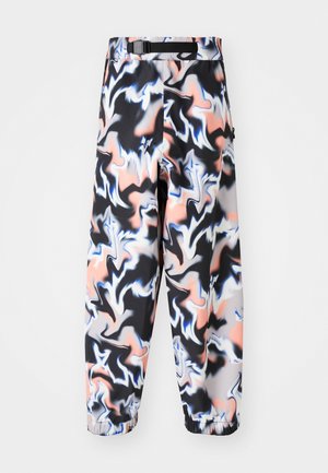Nohavice s potlačou v čiernej, bielej, ružovej a modrej mramorovej kombinácii, so elastickým pásom a manžetami, a čiernym nastaviteľným opaskom.