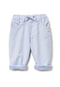Lichtblauwe, katoenen broek met een elastische tailleband, voorzakken en opgerolde mouwen. Eenvoudig ontwerp met een strikdetail aan de voorkant.