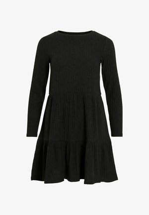 Langdrogige zwarte geribbelde gebreide jurk met een aansluitend lijfje en een uitlopende gelaagde rok, ronde halslijn, casual stijl.