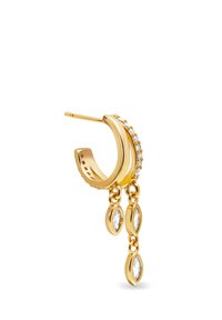 Orecchino a cerchio in oro con design curvo, decorato con una fila di piccoli cristalli trasparenti e tre accenti pendenti a forma di marquise.