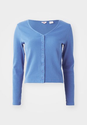 Długi kardigan w kolorze niebieskim z prążkowanym wzorem, z rękawami długimi, dekoltem w kształcie V oraz sześcioma guzikami z przodu. Materiał ma teksturowane wykończenie.