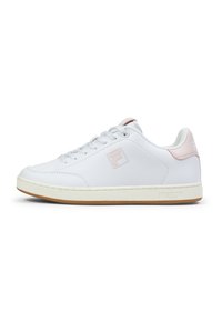 White leather sneaker with a pink accent on the heel, rounded toe, textile lining, and textured midsole, featuring a slightly raised logo.