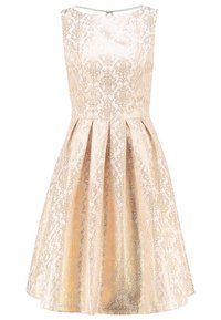Bezramínkové šaty ve tvaru A s jemným zlatým damaskovým vzorem na světle růžové látce, s plisováním na sukni a skrytým zipem.