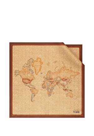 Mapa mundial de estilo vintage sobre un paño cuadrado con borde marrón, mostrando continentes y países en tonos tierra suaves.