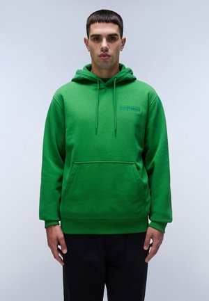 Groene hoodie van zachte stof met een voorzak in kangoeroestijl, verstelbare trekkoorden op de capuchon en een textuur logo op de borst.