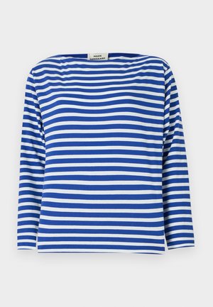 Blå og hvit stripete langermet topp med båthals. Laget av lett stoff med en avslappet passform og rett kant.