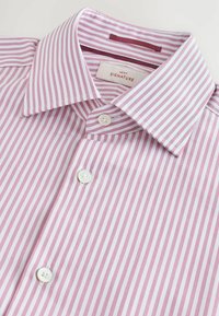 Unausgewählt, coral pink bengal