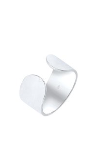 Sølv cuffarmbånd med en glat, poleret overflade, der har afrundede ender og et åbent design. Materialet er markeret med "925" for sterlingsølv.