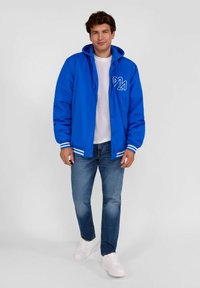 RESPECT DETACHABLE HOOD AND FRONT POCKETS - Žieminė striukė - royal blue