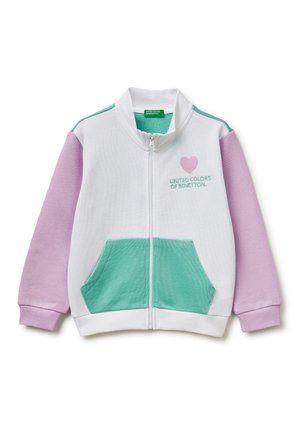 Weiße Reißverschlussjacke mit rosa Ärmeln, grünen Fronttaschen und einem pinkfarbenen Herz mit dem Schriftzug "United Colors of Benetton" auf der Brust.