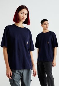 GAP TEE UNISEX - Marškinėliai su spaudiniu - navy uniform