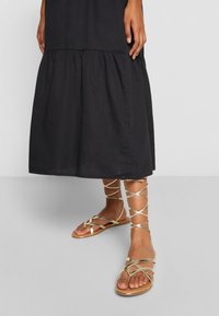 GAP Vapaa-ajan mekko - black