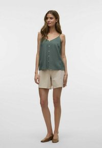 Vero Moda VMMYMILO - Top - laurel wreath